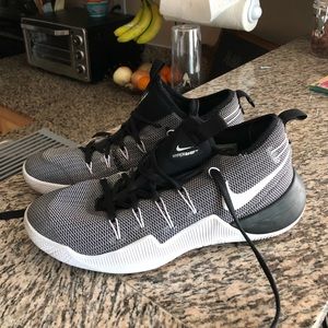 Mens Nike hypershift shoes